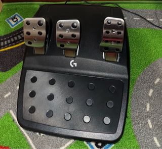 Volante Logitech G923 con cambio e pedaliera