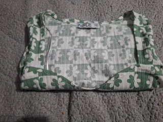 Top INSIDE cuello cuadrado verde y blanco Talla XS