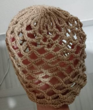 Gorro de crochet hecho a mano en red