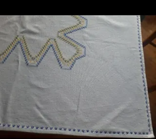 Mantelería antigua bordada