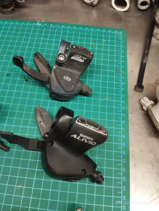 Mandos manillar cambio piñones/plato tipo gatillo