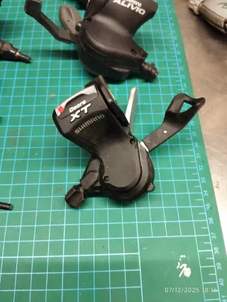 Mandos manillar cambio piñones/plato tipo gatillo