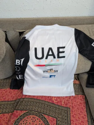 Camiseta Manga Larga UAE Team Emirates