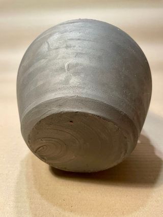 Recipiente de cerámica negra La Bisbal d’Emporda