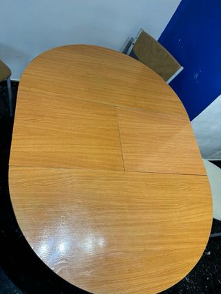 Mesa redonda extensible y 4 sillas comedor