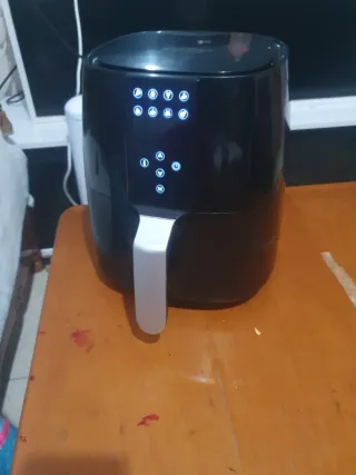 Freidora de aire negra