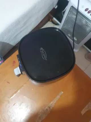 Freidora de aire negra
