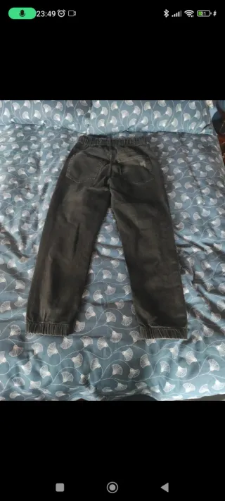 Pantalones Bershka negros rotos