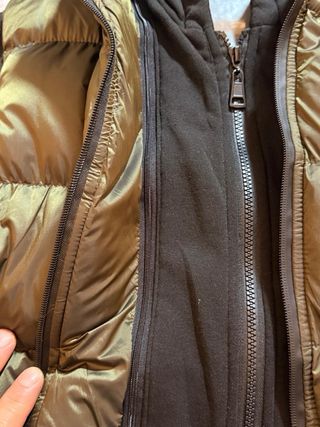 Gilet imbottito con cappuccio