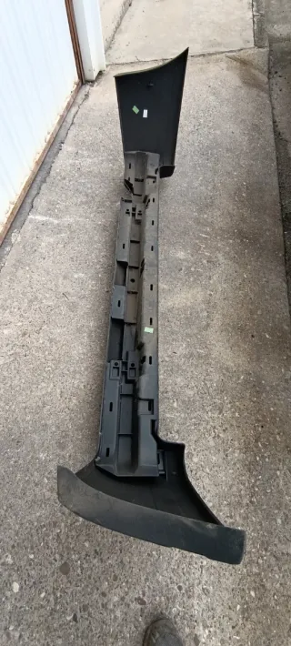 Paragolpes trasero Seat Inca