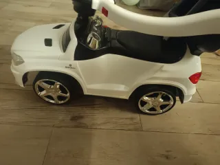 Coche correpasillos Mercedes Benz