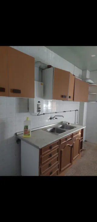 Armario de cocina madera y mármol