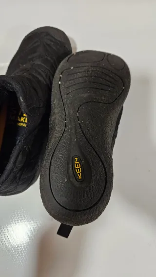 Botines negros acolchados