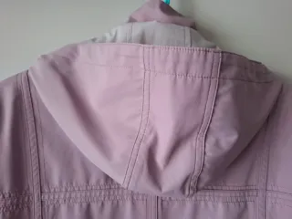 Parka rosa con capucha desmontable