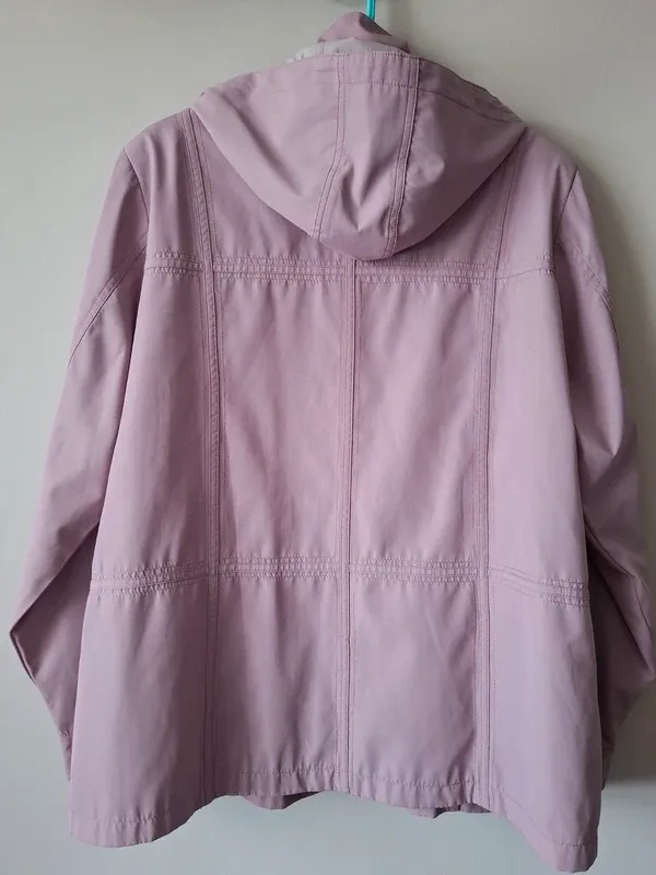 Parka rosa con capucha desmontable