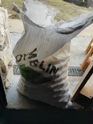 Saco 30 kgs aprox. con bolas de golf.