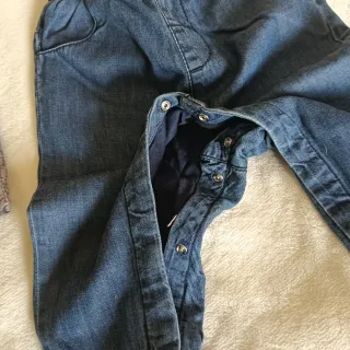 Calça ganga bebé com abertura fácil