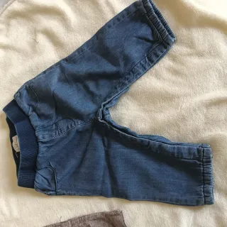 Calça ganga bebé com abertura fácil