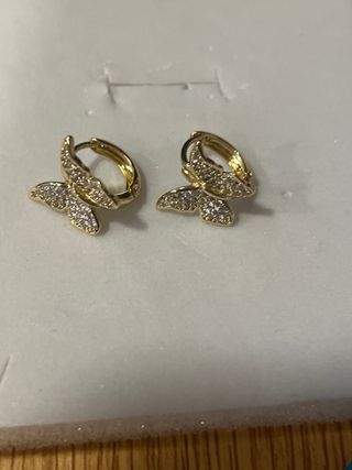 Pendientes Xuping Mariposa Bañados en Oro 14K