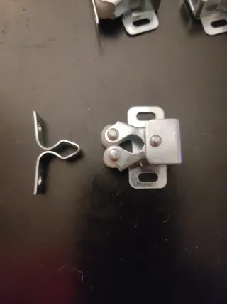 Cierres de golpete metálicos 24 ud.