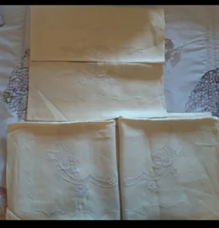 Sabana antigua beige bordada