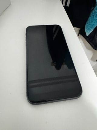 iPhone 11 Negro + Funda Transparente