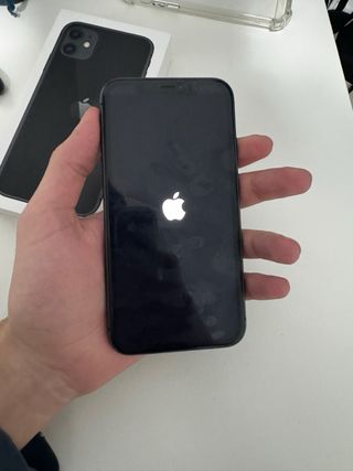 iPhone 11 Negro + Funda Transparente