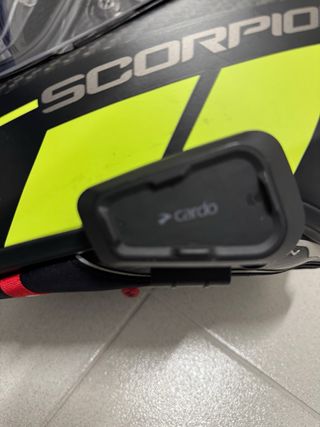Casco Scorpion EXO-R1 Carbon con Cardo Spirit
