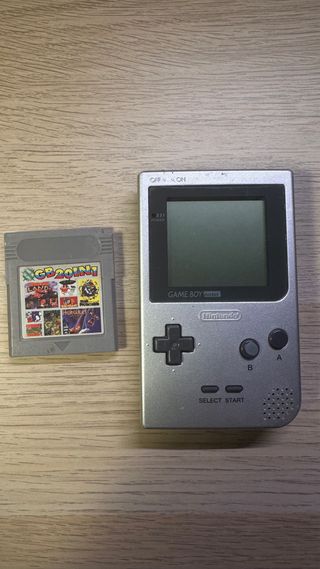 Nintendo Game Boy Pocket Plata + Juego