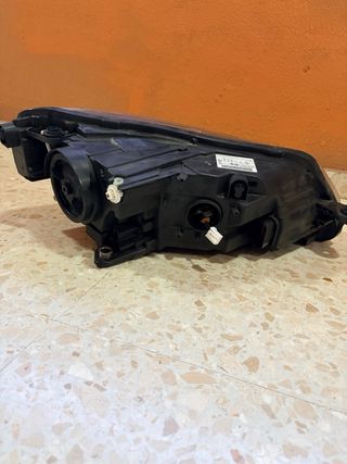 Faro Delantero Izquierdo Skoda Superb