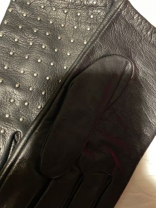 Guantes de piel con tachas de Mango