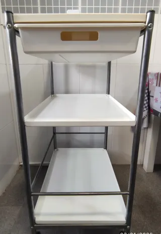 Carro camarera blanco y metal