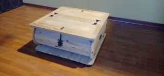 Mesa baúl de madera sin pintar