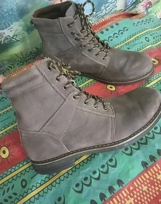 Botas de gamuza hombre grises 44 Nuevas