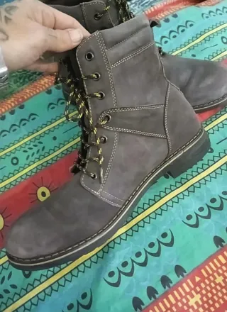 Botas de gamuza hombre grises 44 Nuevas