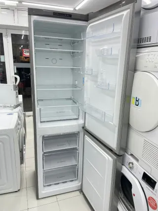 Nevera Indesit Combi