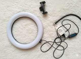 Set Luz LED y Soporte Móvil TONOR