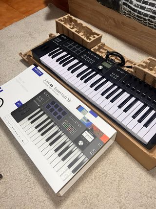Controlador MIDI Arturia KeyLab Essential 49