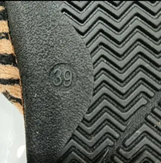 Chinelos Tigrados Tamanho 39