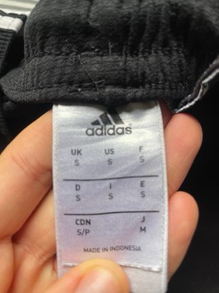 Pantalón corto Adidas negro