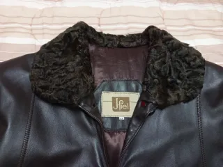 Chaquetón de piel marrón