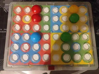 Juego de pinchitos de colores
