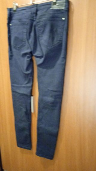 Pantalón pitillo azul marino Mango Talla M, mujer
