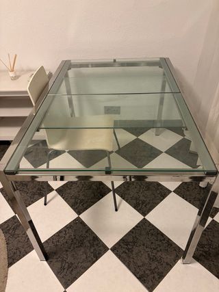 Mesa de cristal y metal salón comedor