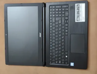 Ordenador portátil Acer Negro.