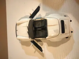 Maisto 1/24 Porsche 911 Speedster 1989