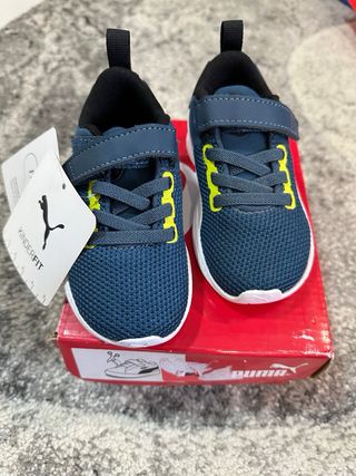 Scarpe Puma Bambino Blu e Bianche