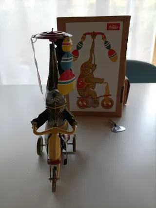 Elefante de hojalata Paya