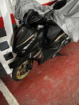 Moto Keeway 125cc Scooter Negra