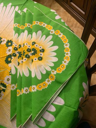 Tovaglia rotonda con 8 tovaglioli abbinati